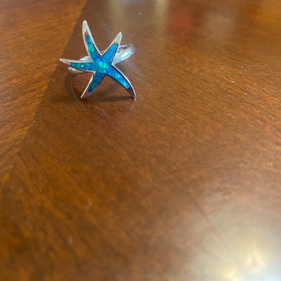 Sterling Silver Starfish size 5 1/2 ring never worn- opal inlay - Picture 2 of 4